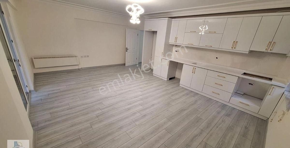 Yenimahalle’de Havuzlu Site İçerisinde Merkezde 3 + 1 Daire - Görsel 21