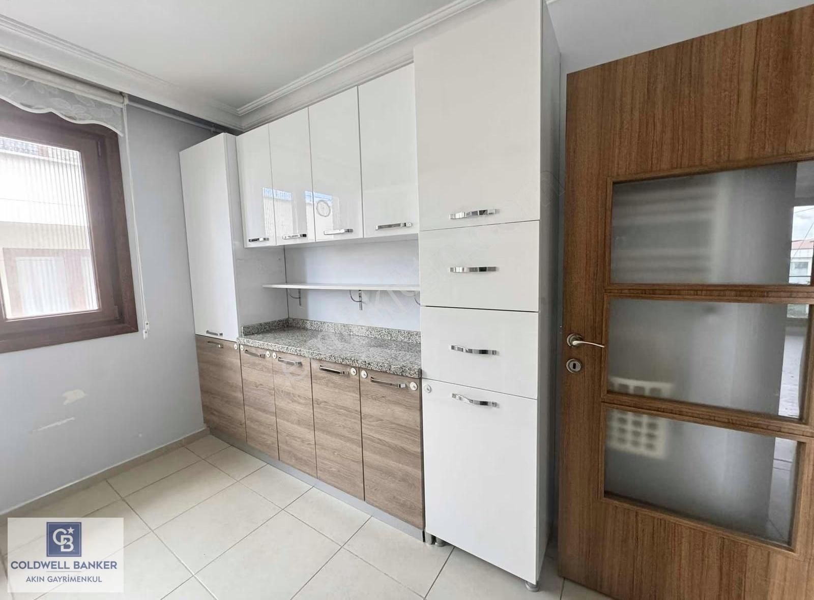 Sancaktepe Metroya Çok Yakın 2 Ayrı Satılık Çatı Dubleks Daire