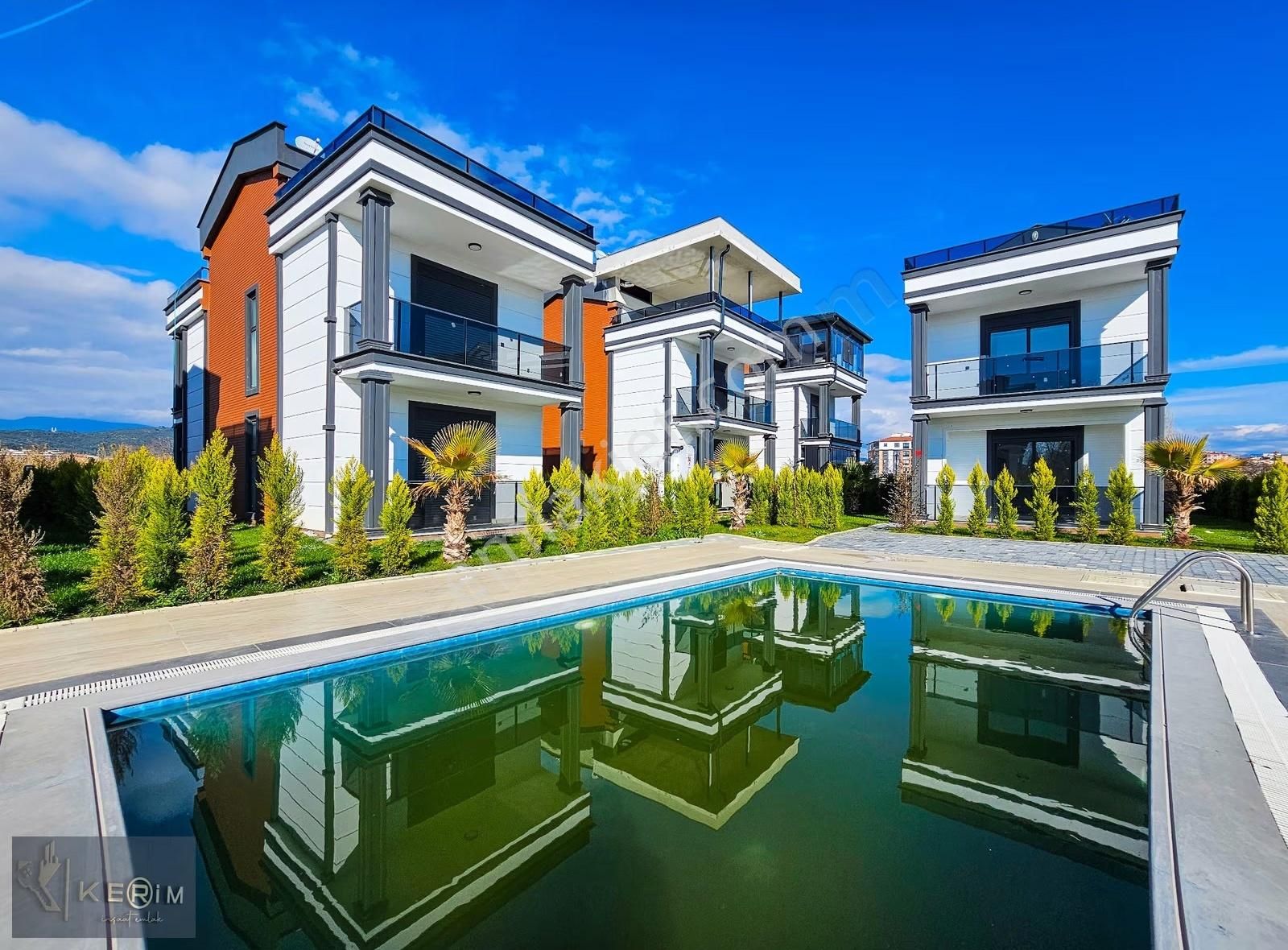 Kerim'den Edremit Hamidiye Satılık 3+1 Müstakil Havuzlu Villa