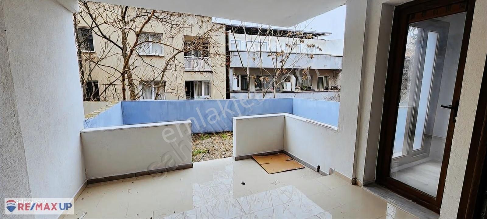 Halil Rıfat Paşa Mahallesinde 2+0 Bahçeli Ferah Daire