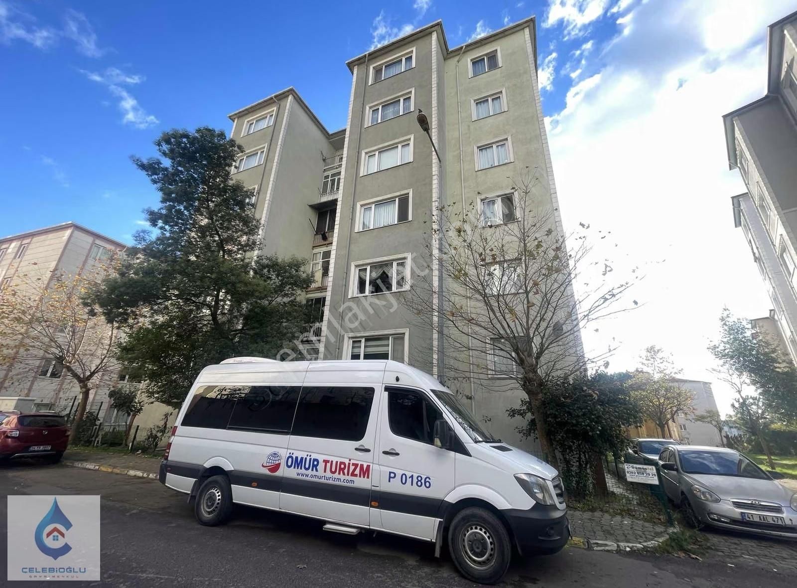 Çayırova Çağdaşkent Sitesinde 3+1 120m² Ultra Lüks Satılık Daire