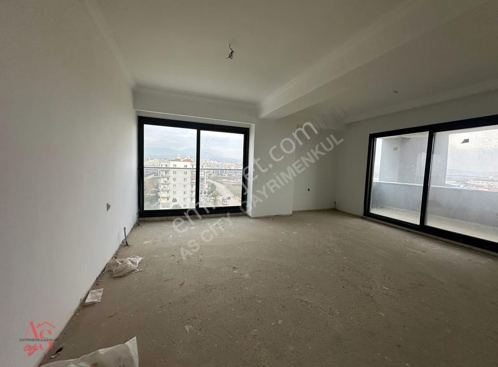 Bahçeşehir Royal Sitesinde Geniş 2+1 Yatırımlık Daire - Görsel 4