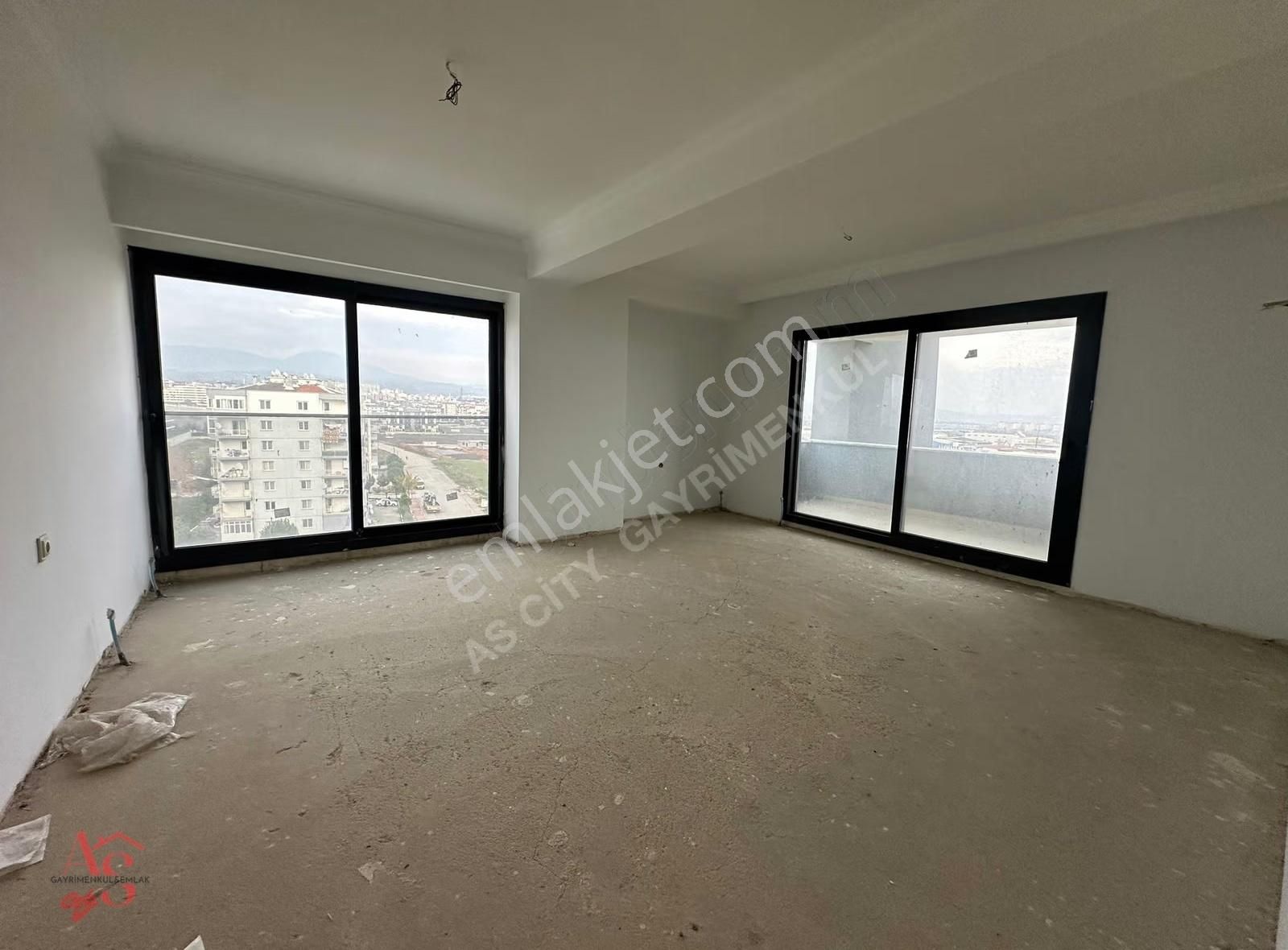 Bahçeşehir Royal Sitesinde Geniş 2+1 Yatırımlık Daire - Görsel 6