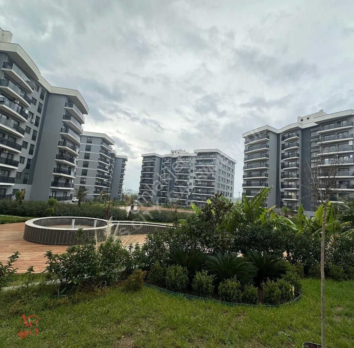 Bahçeşehir Royal Sitesinde Geniş 2+1 Yatırımlık Daire