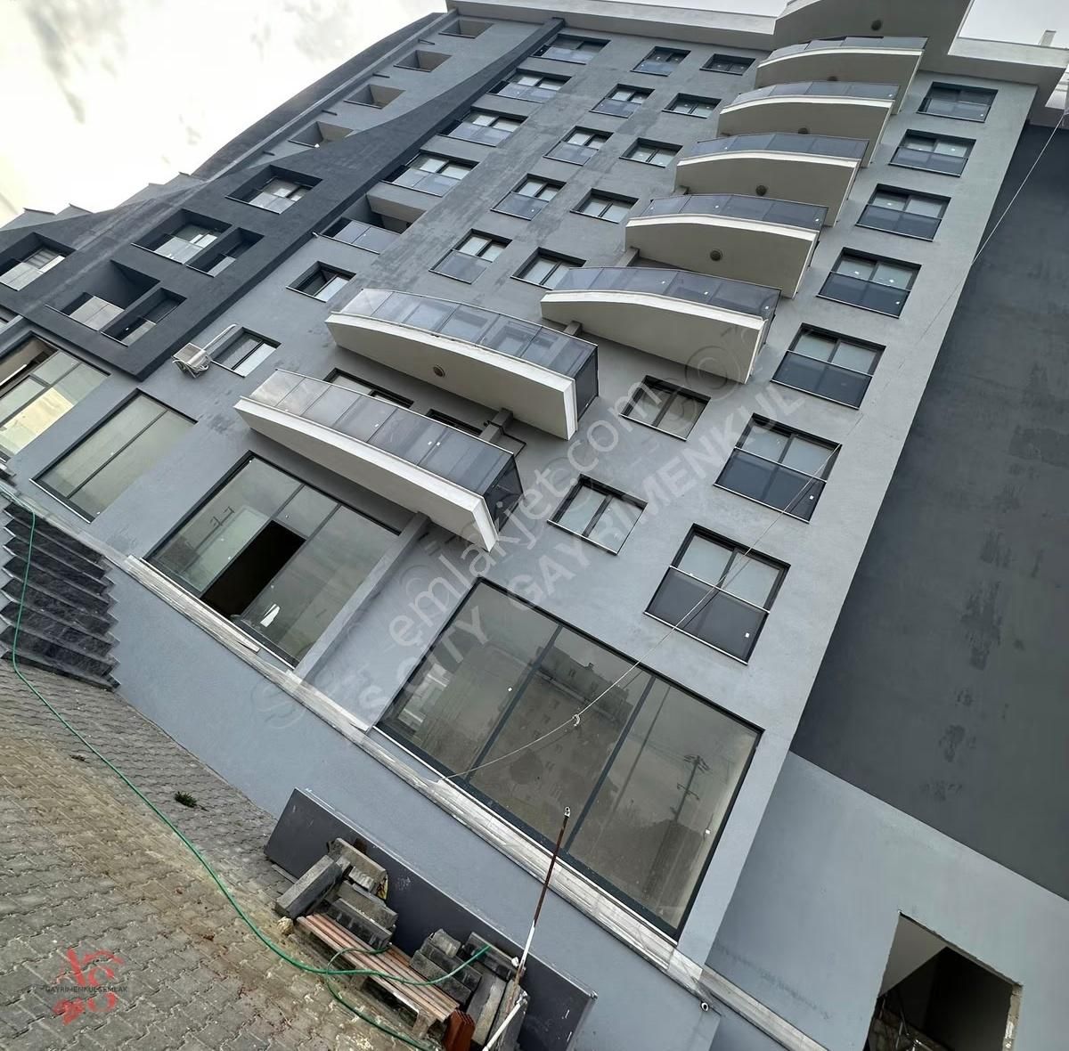 Bahçeşehir Royal Sitesinde Geniş 2+1 Yatırımlık Daire - Görsel 23