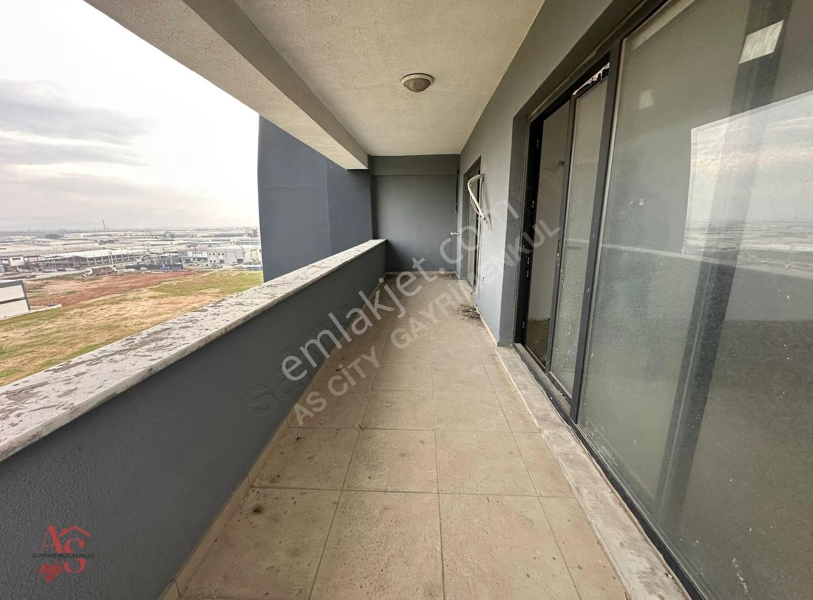 Bahçeşehir Royal Sitesinde Geniş 2+1 Yatırımlık Daire - Görsel 25