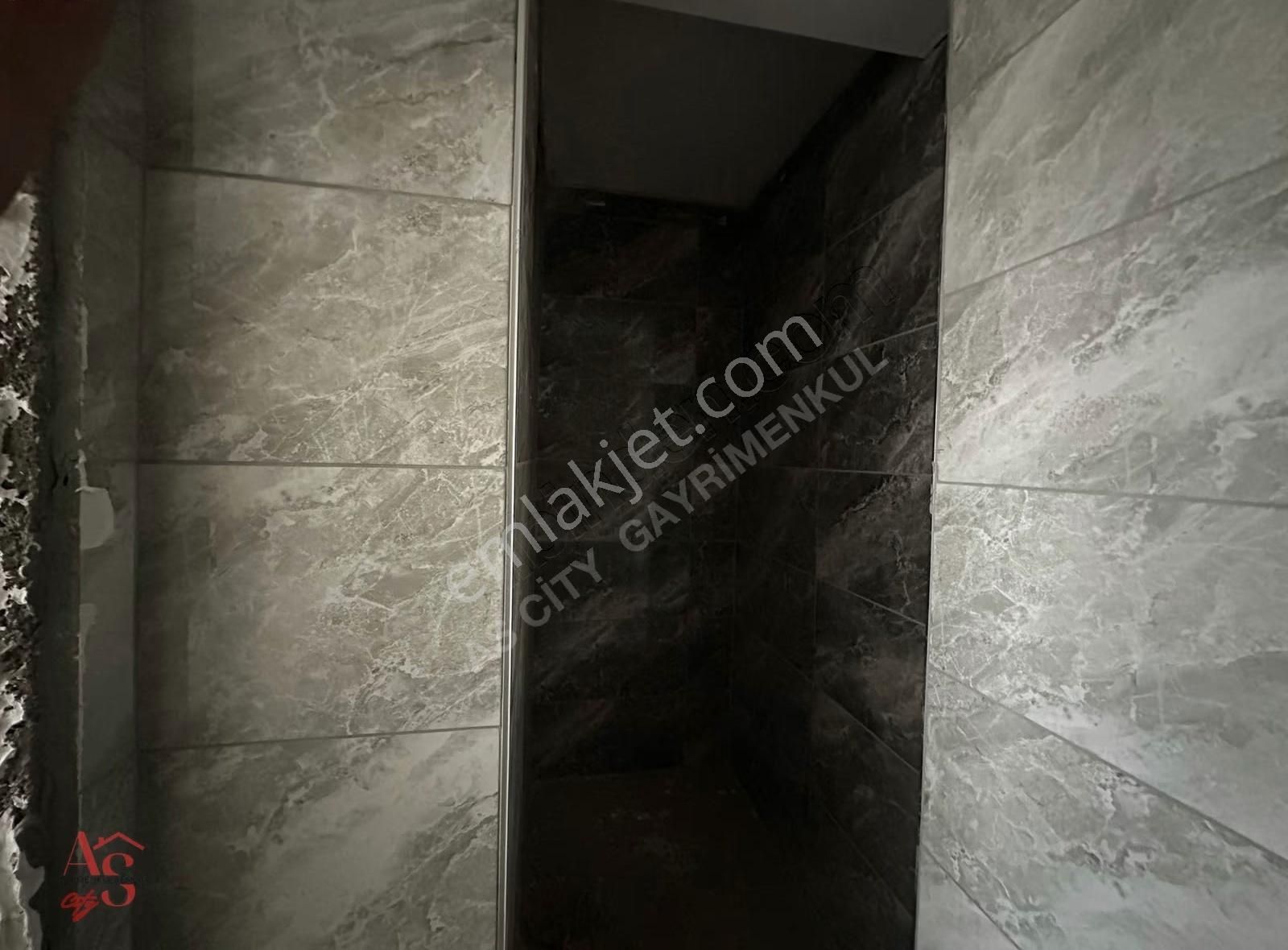 Bahçeşehir Royal Sitesinde Geniş 2+1 Yatırımlık Daire - Görsel 9