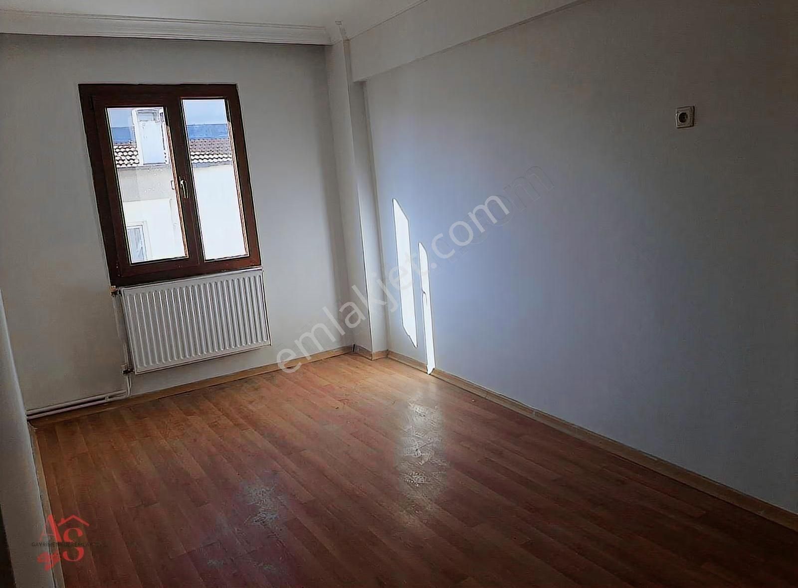 Güzelyalı Da Köşe Konum Karanlık Odası Olmayan Bakımlı 3+1 - Görsel 20