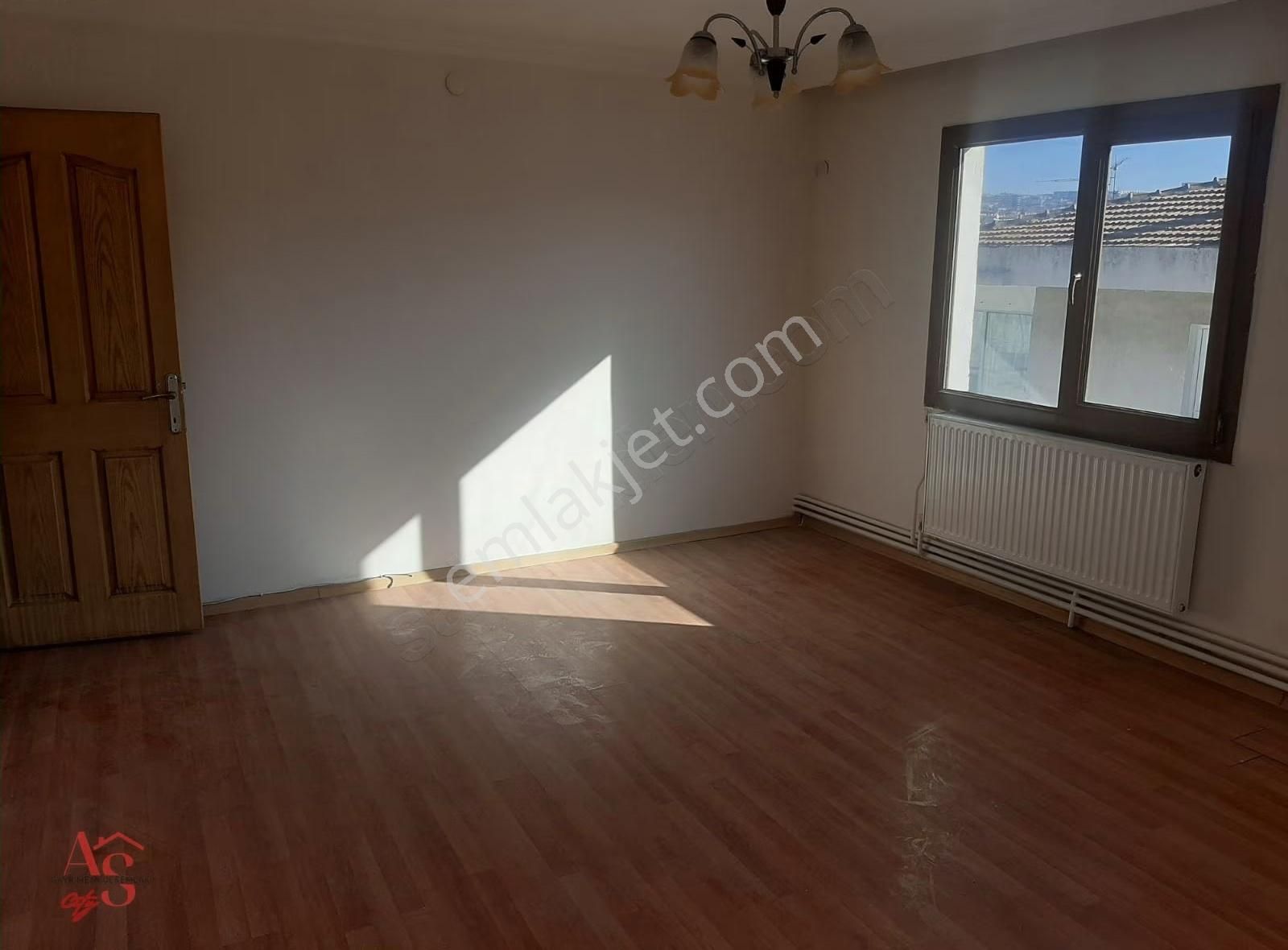 Güzelyalı Da Köşe Konum Karanlık Odası Olmayan Bakımlı 3+1 - Görsel 7