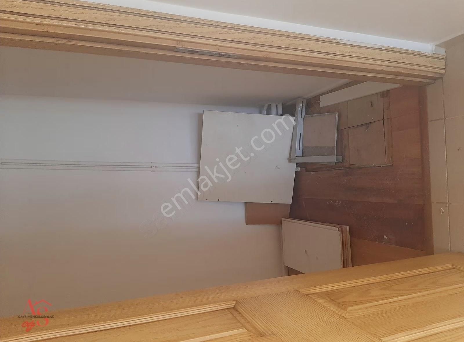 Güzelyalı Da Köşe Konum Karanlık Odası Olmayan Bakımlı 3+1 - Görsel 14