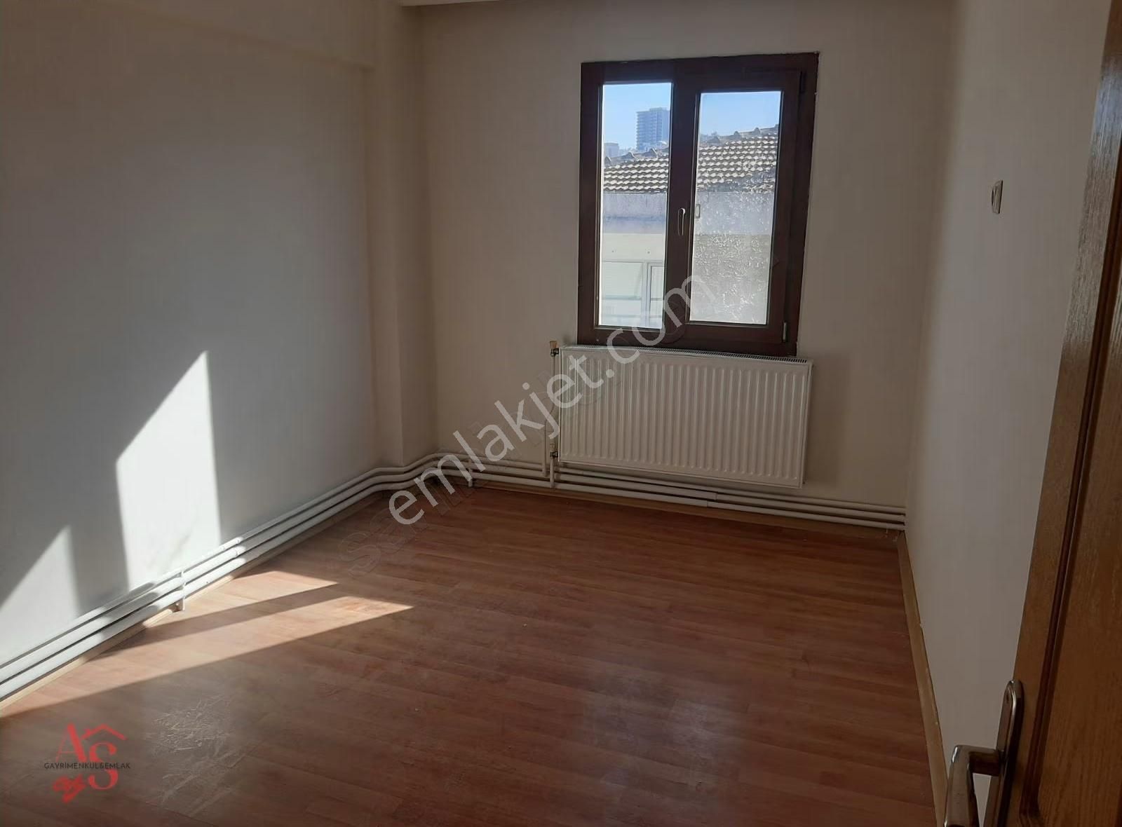 Güzelyalı Da Köşe Konum Karanlık Odası Olmayan Bakımlı 3+1 - Görsel 26