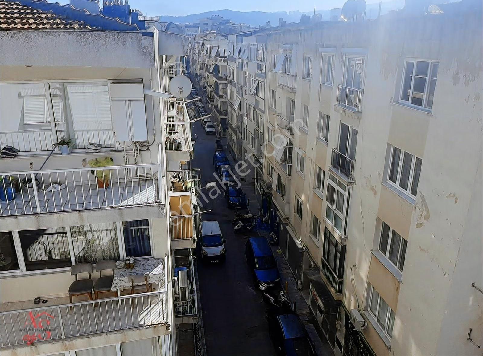 Güzelyalı Da Köşe Konum Karanlık Odası Olmayan Bakımlı 3+1 - Görsel 22