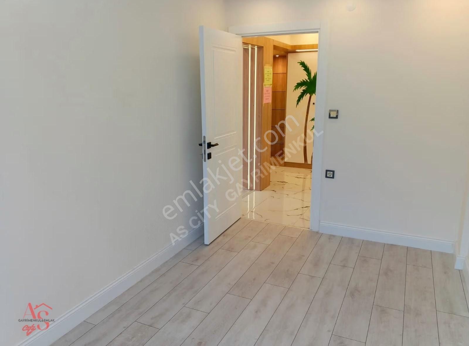 Poligon Da Ana Cadde Paraleli Komple Tadilatlı Arakat 3+1 Daire - Görsel 6