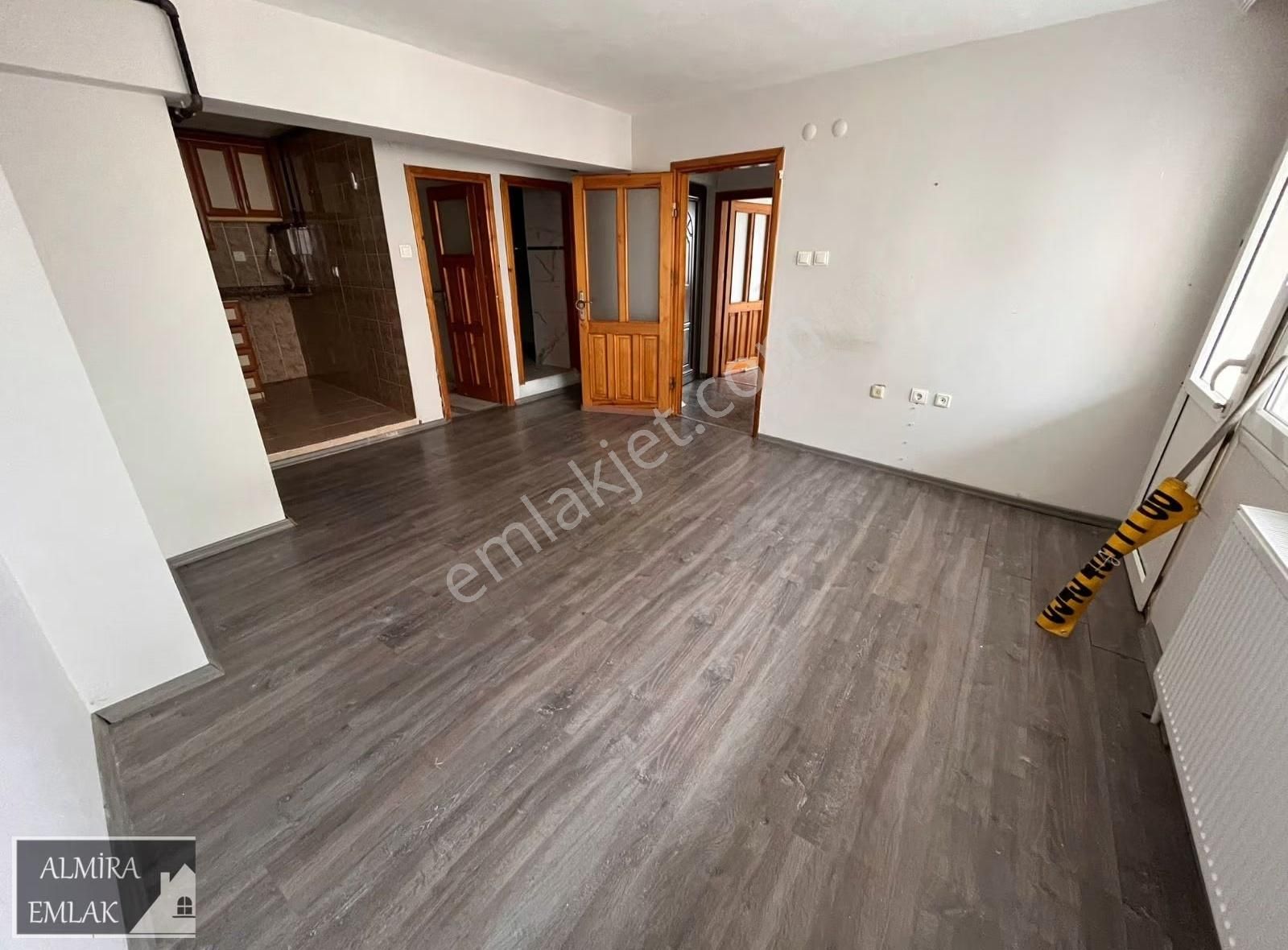 Buca Vergi Dairesi Yakını İşçi Evlerinde 2+1 Köşe Doğalgazlı - Görsel 13