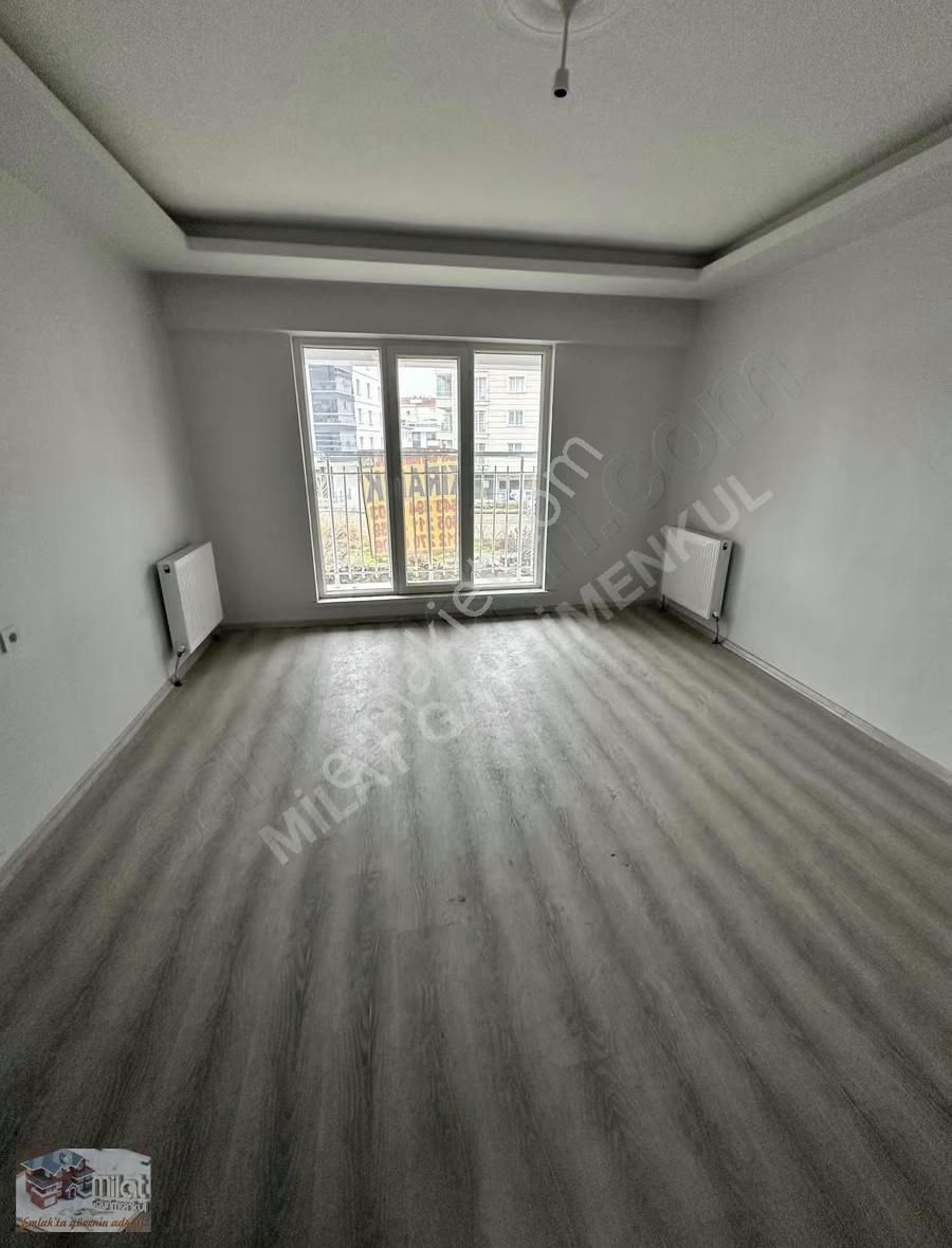 Yenikent Kiralık Cadde Cephe 3+1 Ebeyn Banyolu 125 M - Görsel 3