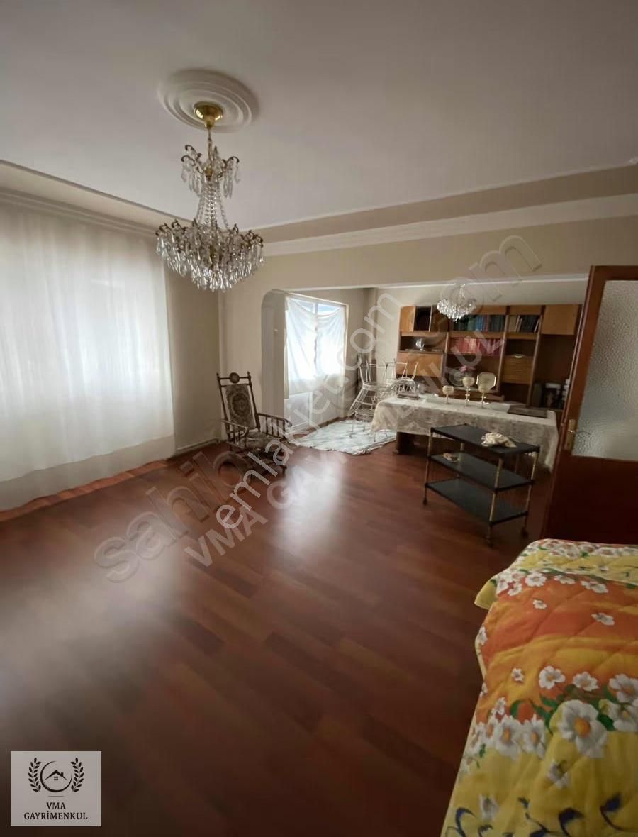 Atatürk Bulvarı'nda Satılık 3 + 1 Ara Kat