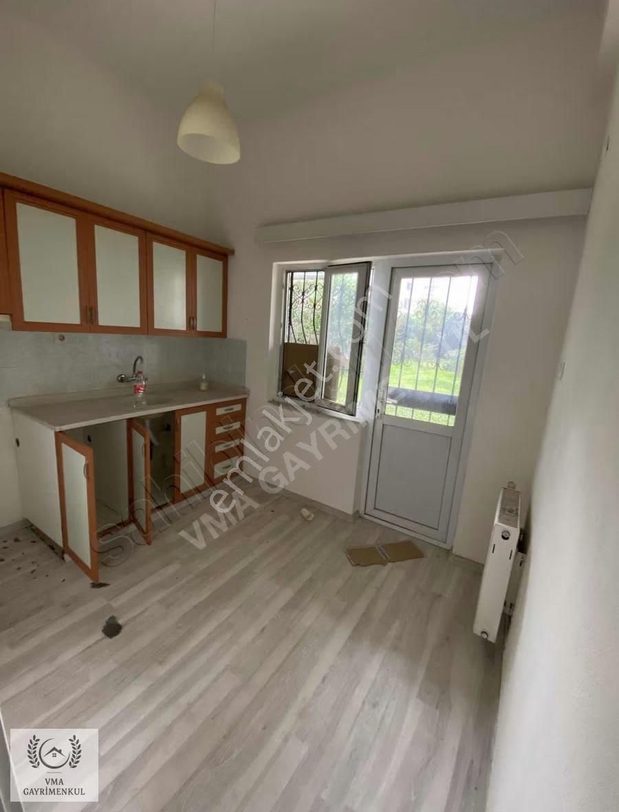 Atatürk Devlet Hastanesi Civarında 3+1 Sobalı - Görsel 8