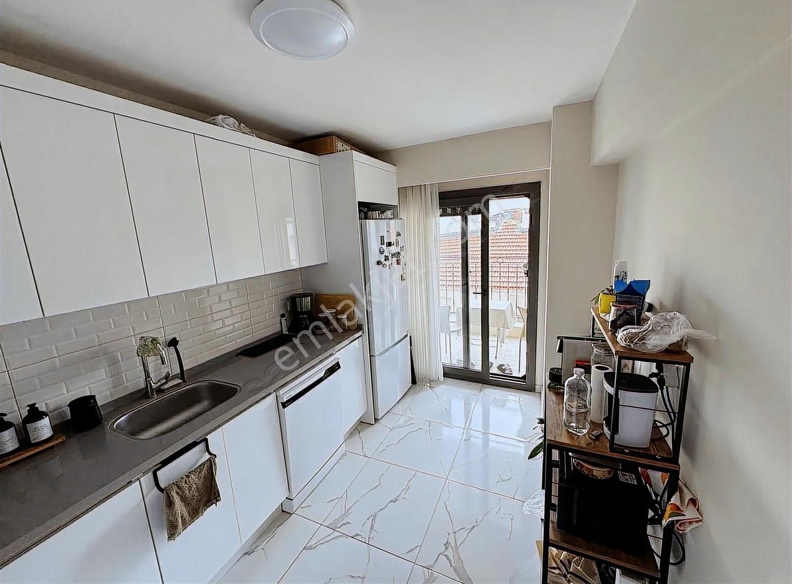 Bostanlı Merkezde Sahile Çok Yakın Yeni Binada - Görsel 4