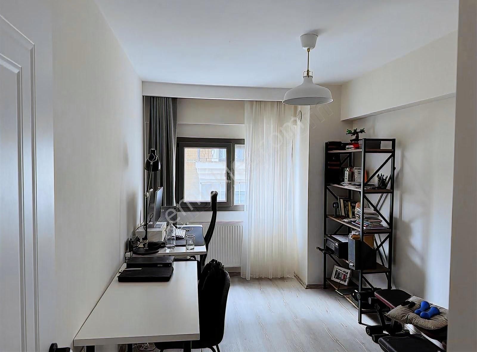 Bostanlı Merkezde Sahile Çok Yakın Yeni Binada - Görsel 9