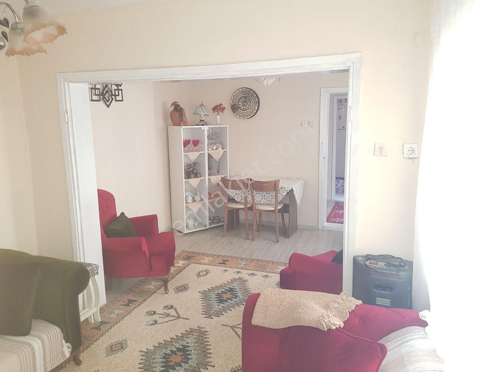 Metroya 500m Mesafede Valiliğin Hemen Arkası 113m2 Süper Kelepir