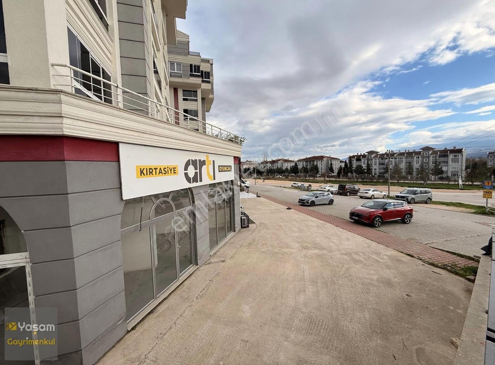 Atlıçayır Bulvarına Cephe Kiralık Köşe Dükkan Yüksek Tavan - Görsel 14