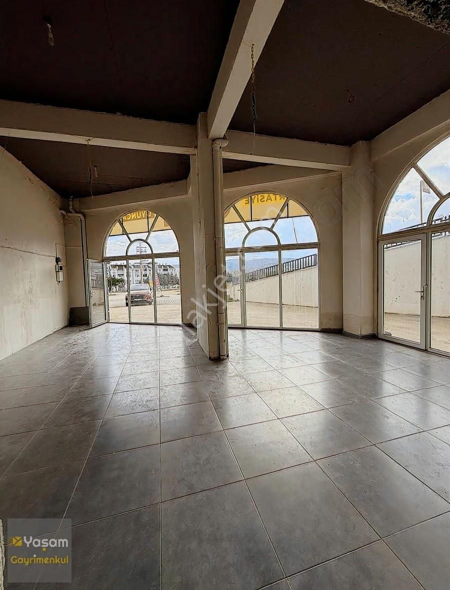 Atlıçayır Bulvarına Cephe Kiralık Köşe Dükkan Yüksek Tavan - Görsel 10