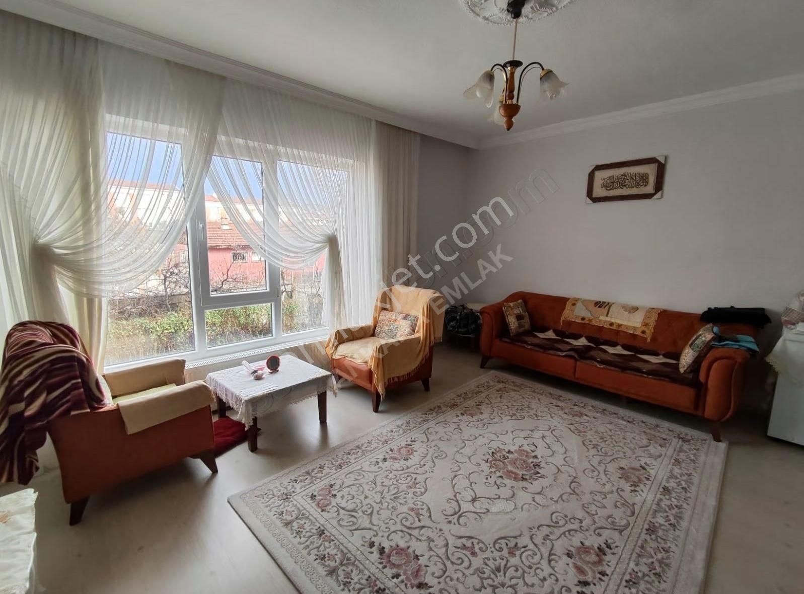 Seyranbağları 170.sk 1.kat 2+1 Bağımsız Salon Yapılı Satılık