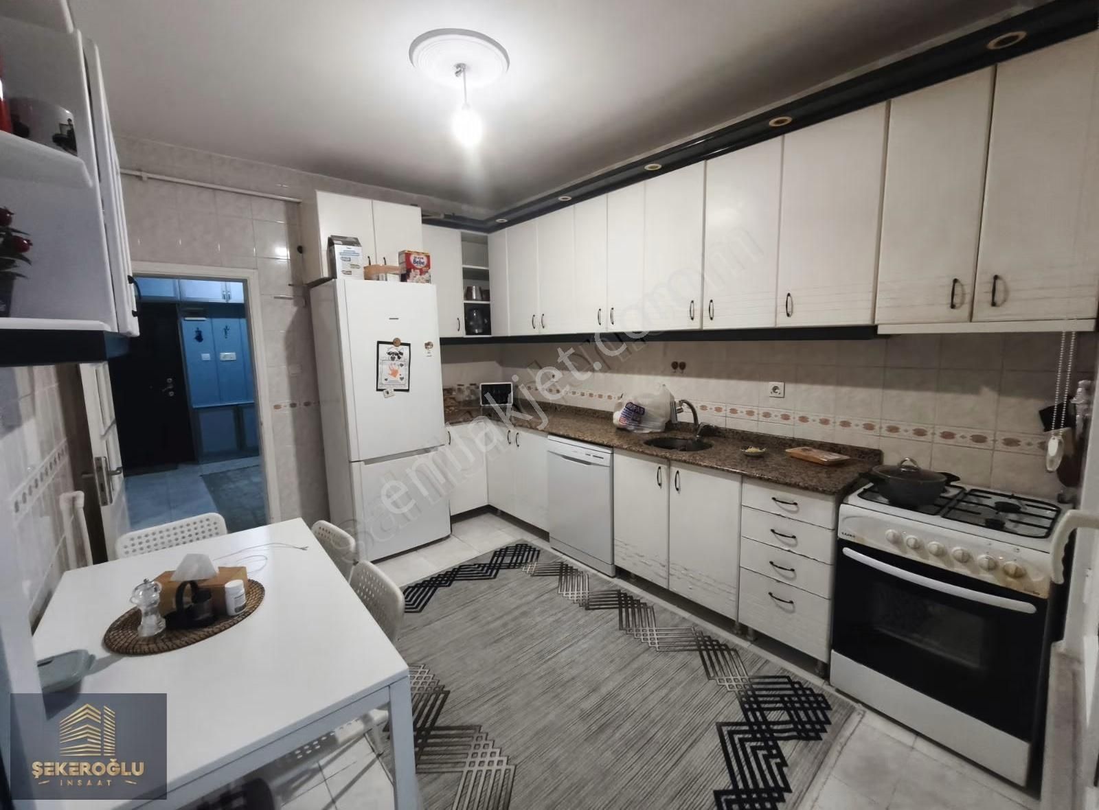 Şekeroğlu 3+1 200 Mt Ara Kat Asansörl Krediye Uygun Kelepir