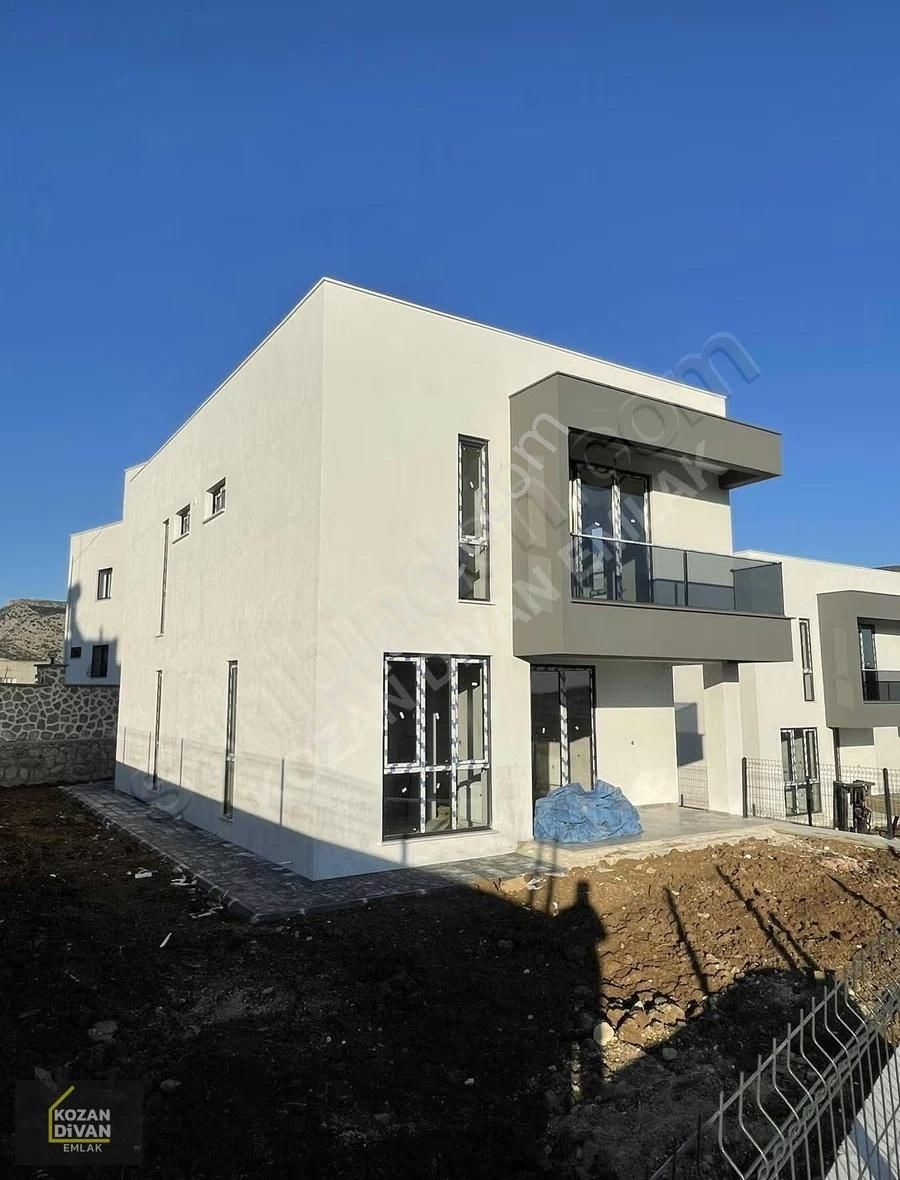Kozan Divan Emlak'tan Tavşantepe'de Satılık Villa