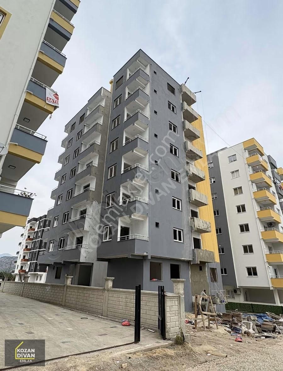 Kozan Divan Emlak'tan Üniversiteye Komşu 1+1