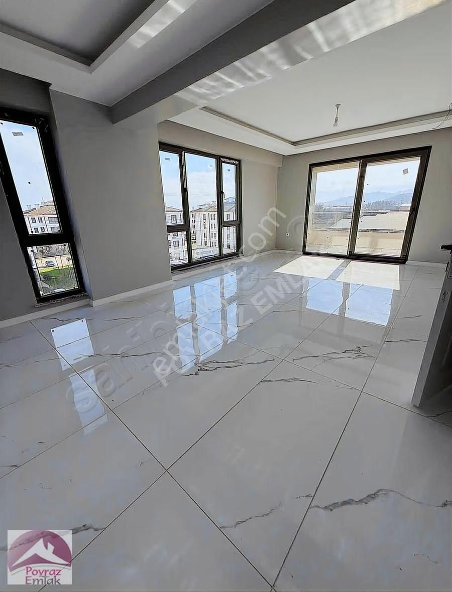 Cumayeri Çevrik Mahallesinde Sıfır Lüks 3+1 125 M2 Daireler