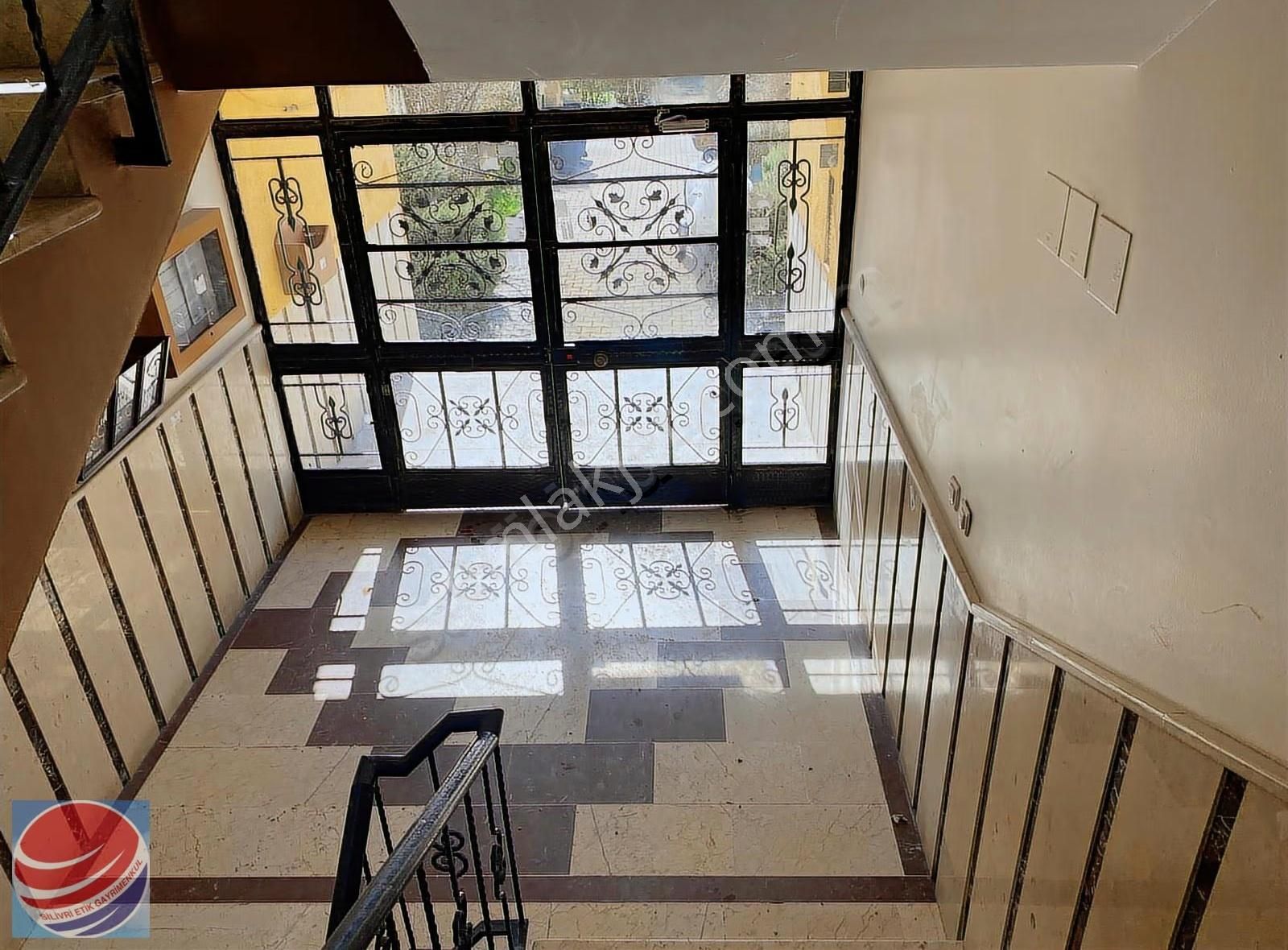 Silivri Yeni Mahalle'de Ara Kat Güney Cephe 3+1 Kiralık Daire - Görsel 2