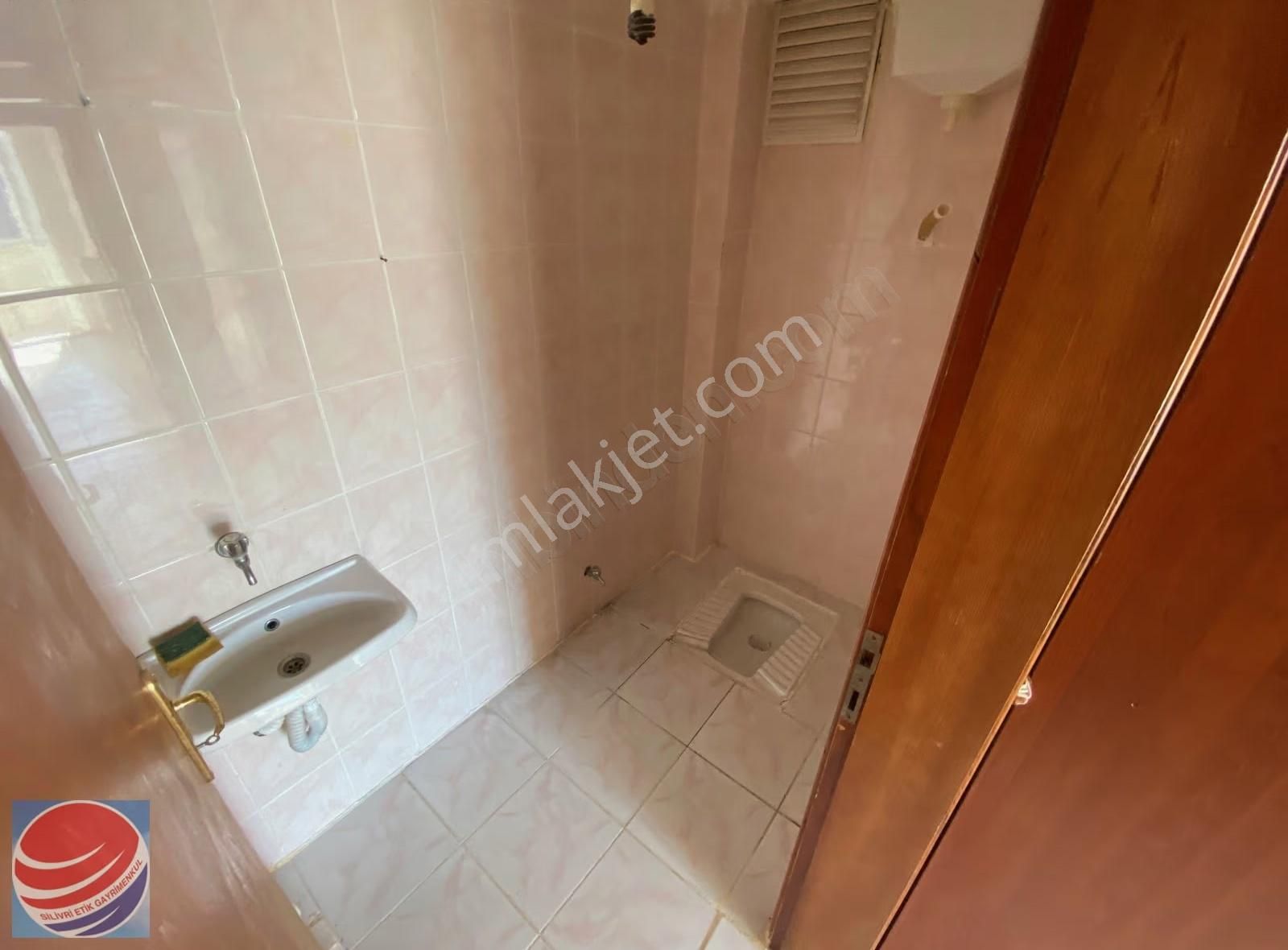 Silivri Yeni Mahalle'de Ara Kat Güney Cephe 3+1 Kiralık Daire - Görsel 3