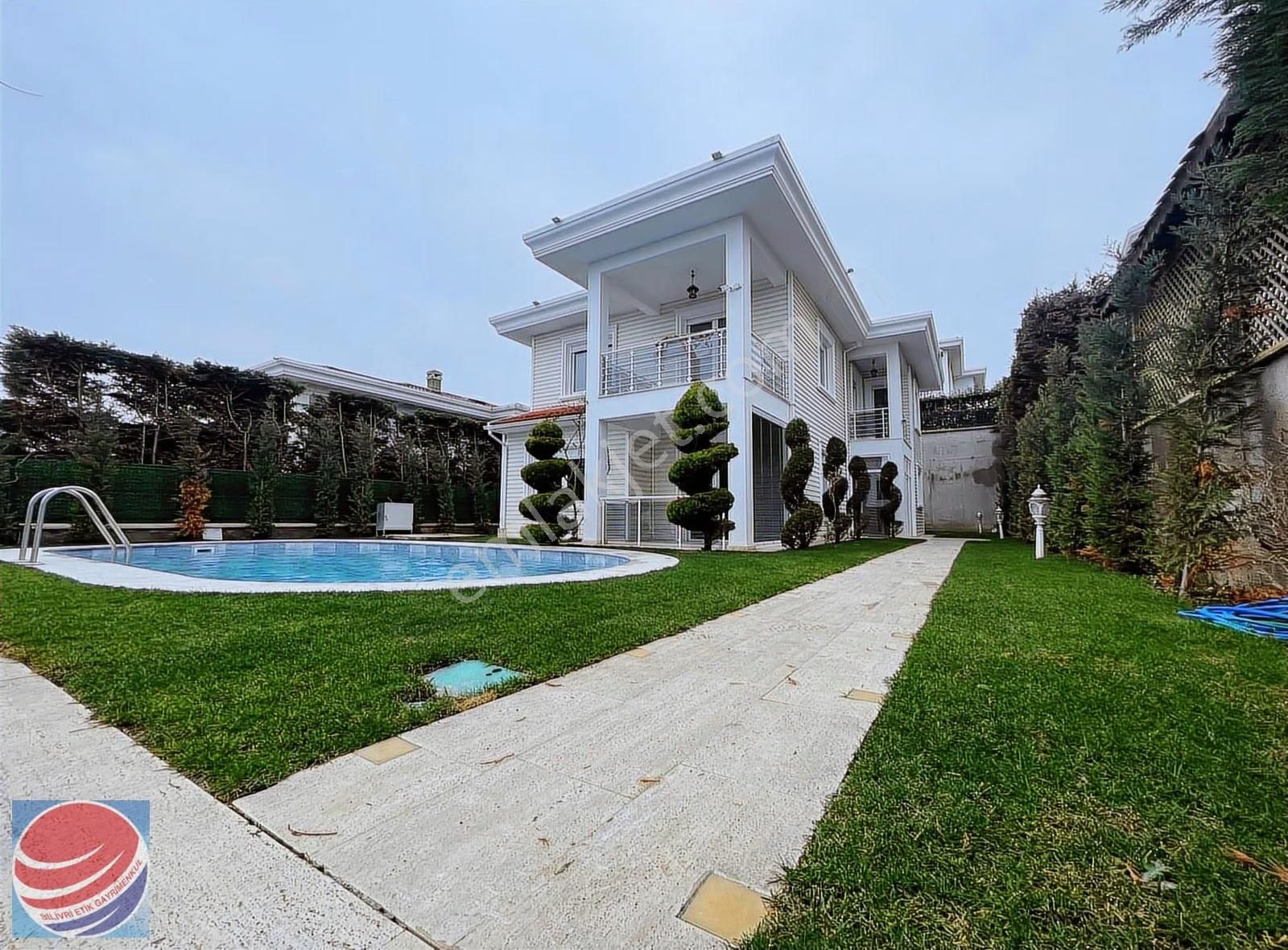 Güzelşehir Sitesinde Müstakil Havuzlu Masrafsız 3+1 Villa - Görsel 14