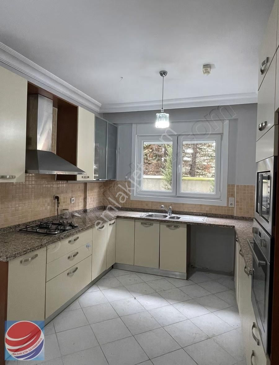 Güzelşehir Sitesinde Müstakil Havuzlu Masrafsız 3+1 Villa - Görsel 12