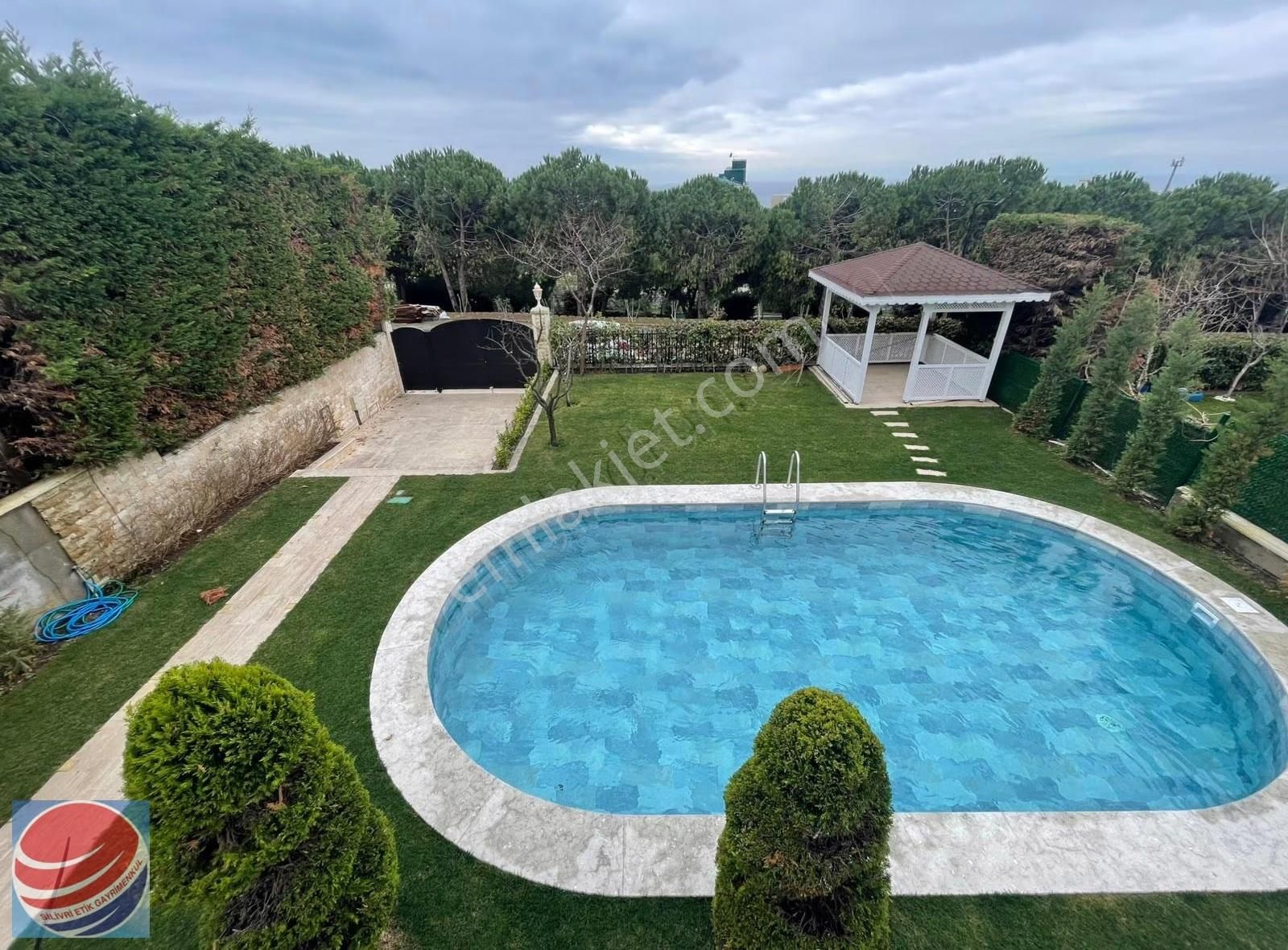 Güzelşehir Sitesinde Müstakil Havuzlu Masrafsız 3+1 Villa - Görsel 19