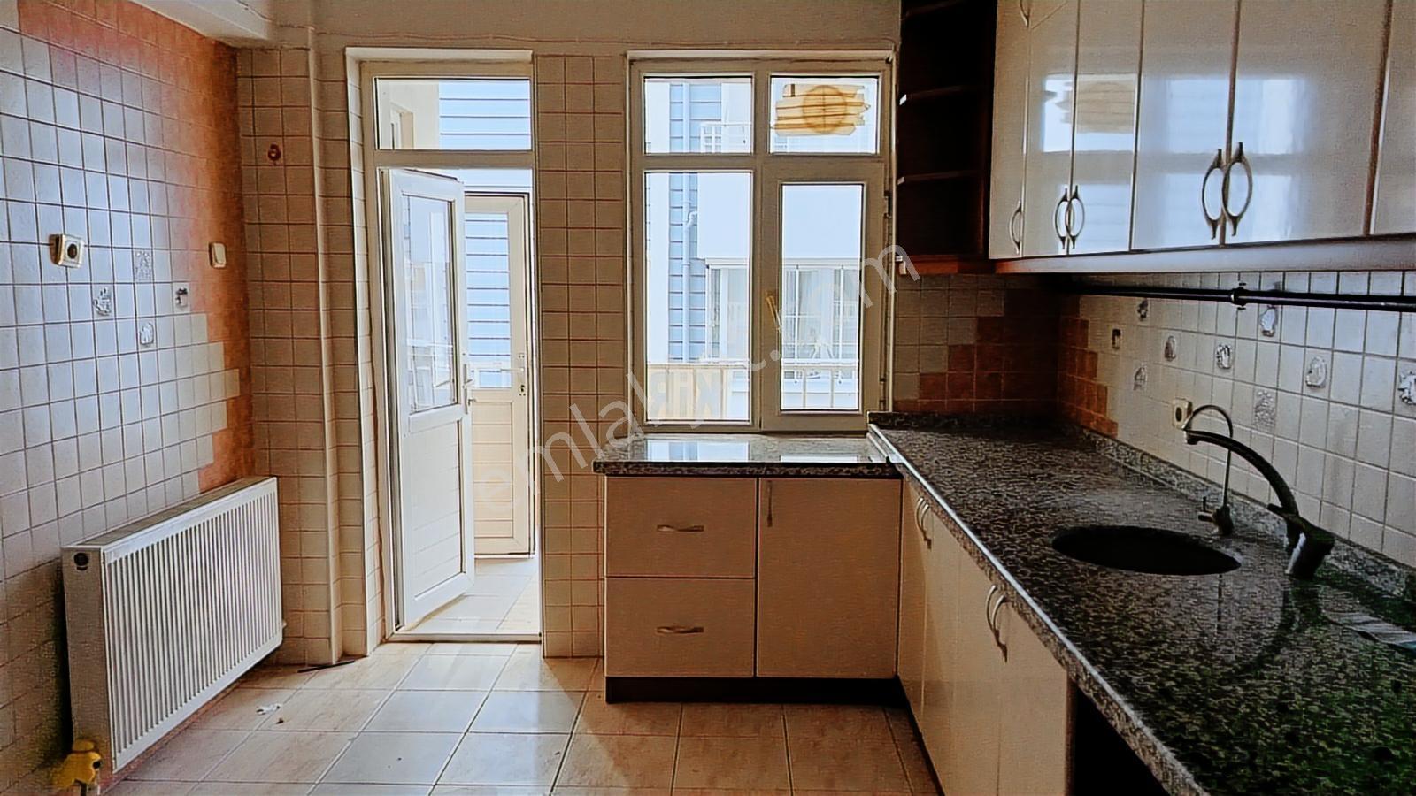 Sıla Gayrimenkulden Tam Şehir Merkezinde 4+1daire Dükkan Hisseli - Görsel 24