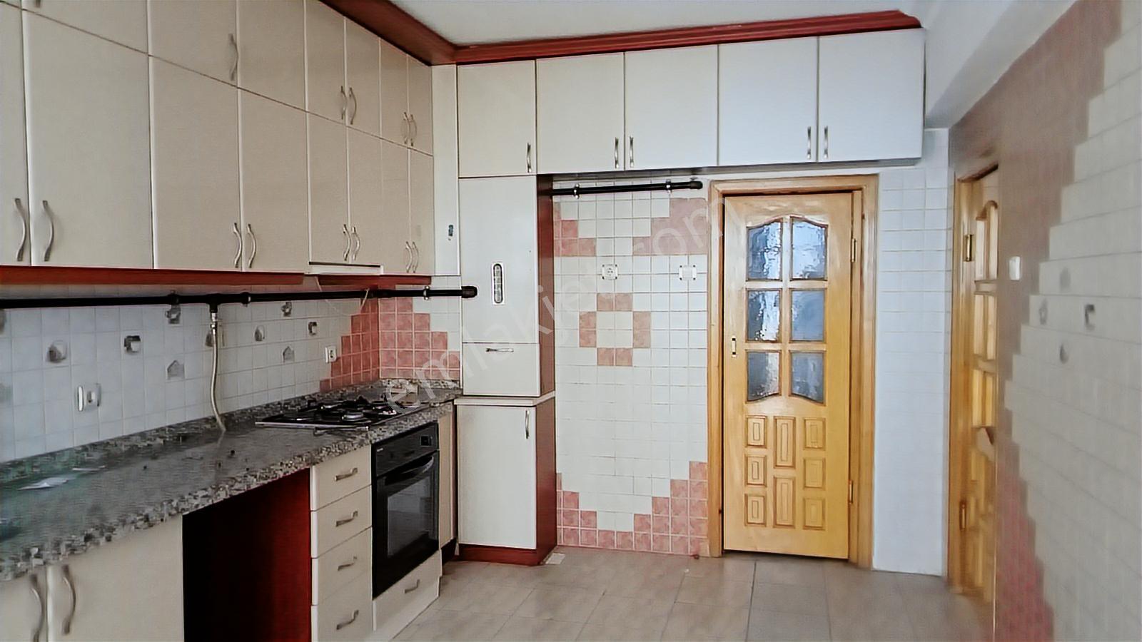 Sıla Gayrimenkulden Tam Şehir Merkezinde 4+1daire Dükkan Hisseli - Görsel 20