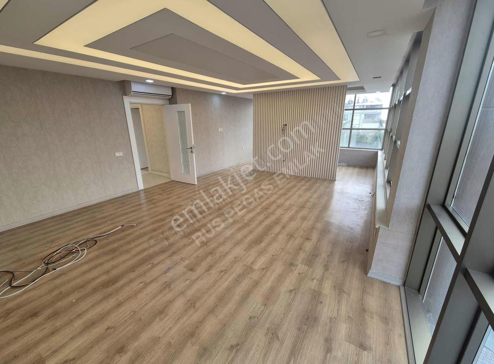 Liman Kiralık Ofis 3+1 Eşyasız Katta