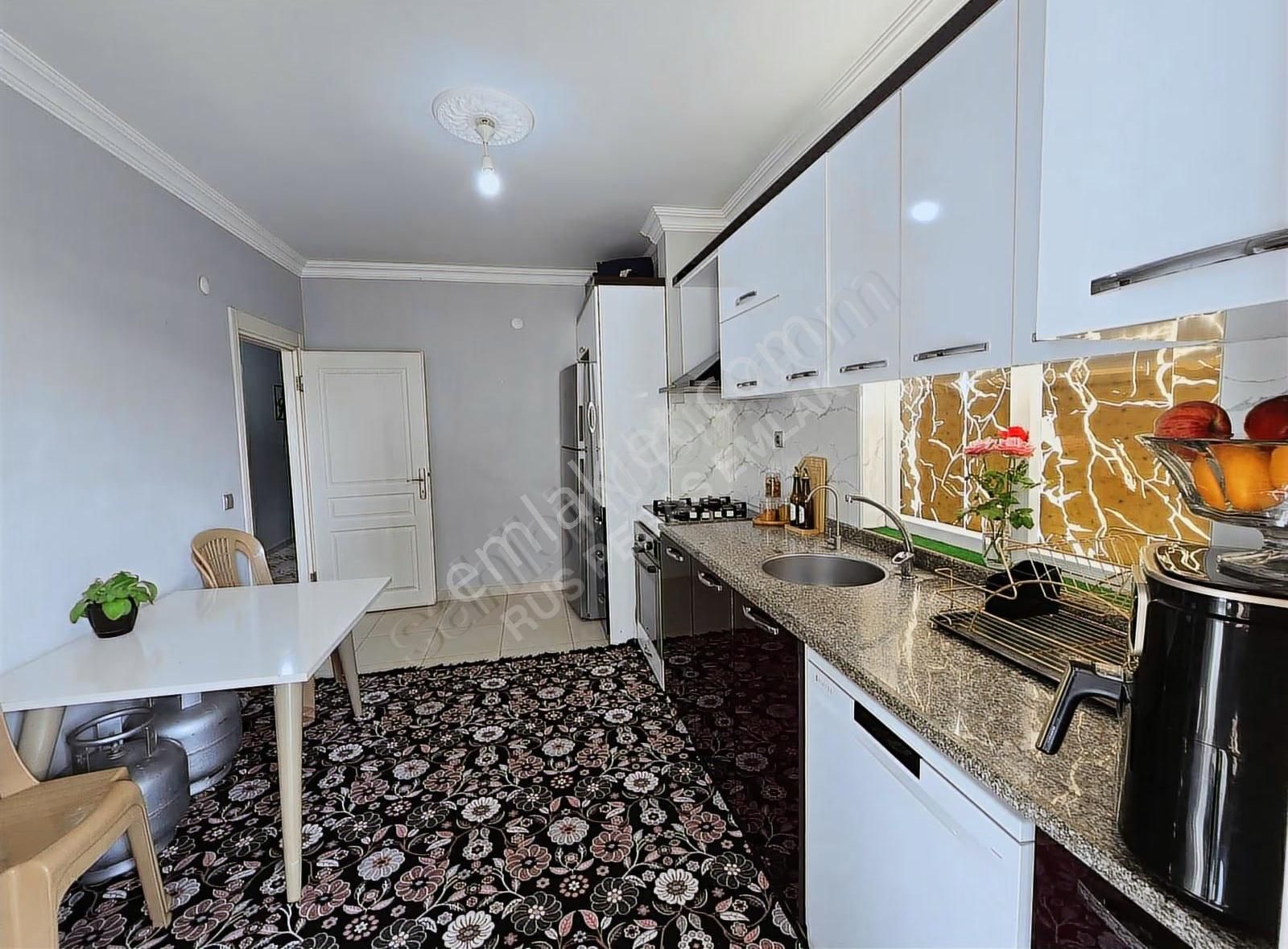 Site İçerisinde Katta 3+1 Satılık Daire - Görsel 2