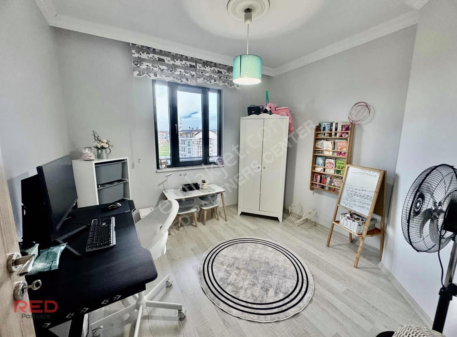 Kartepe'de Havuzlu Site İçerisinde 3+1 Eğimsiz Dubleks - Görsel 29