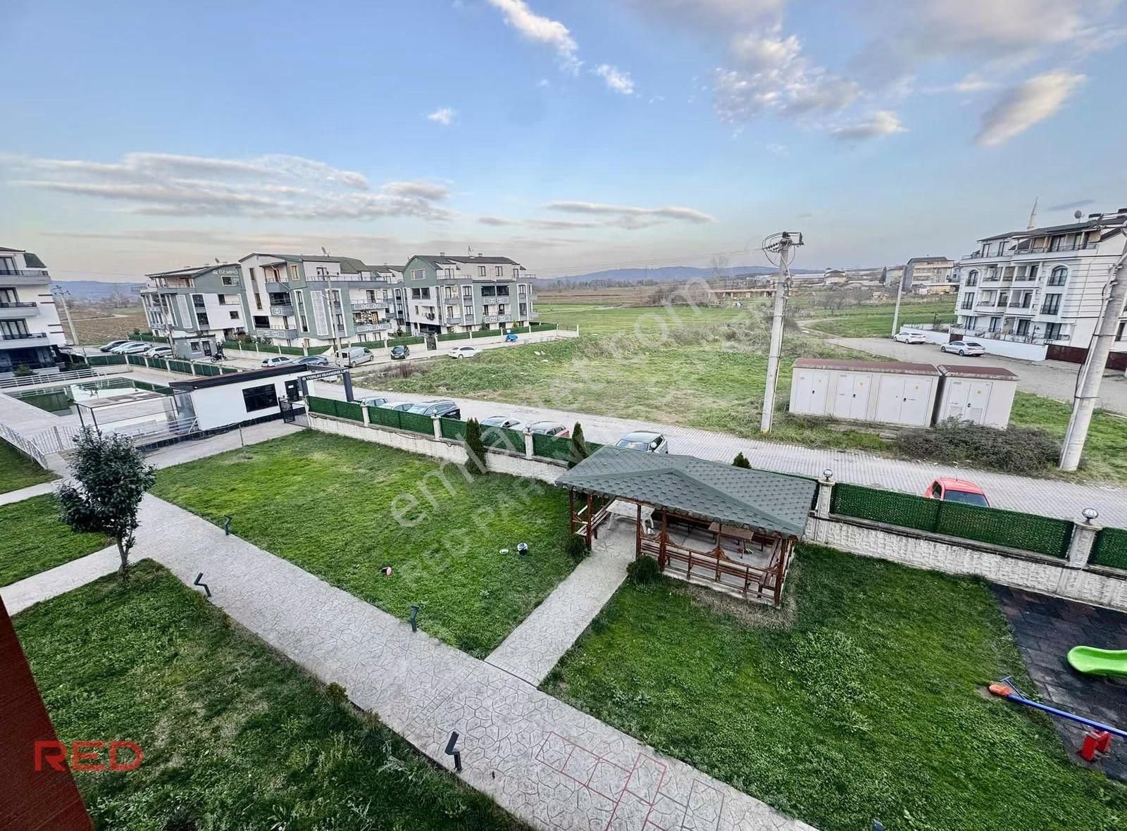 Kartepe'de Havuzlu Site İçerisinde 3+1 Eğimsiz Dubleks - Görsel 6