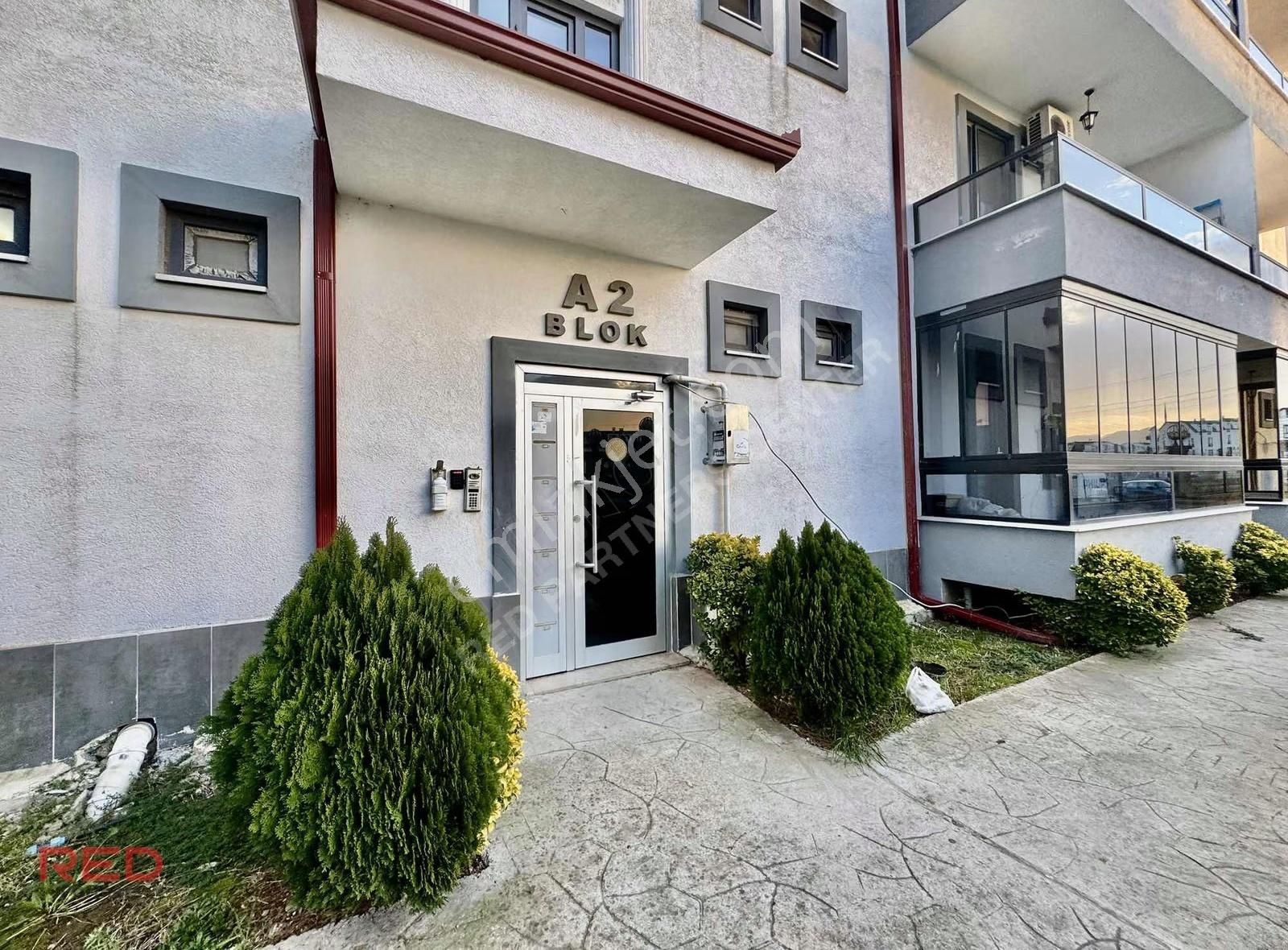 Kartepe'de Havuzlu Site İçerisinde 3+1 Eğimsiz Dubleks - Görsel 18