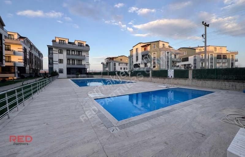 Kartepe'de Havuzlu Site İçerisinde 3+1 Eğimsiz Dubleks - Görsel 22