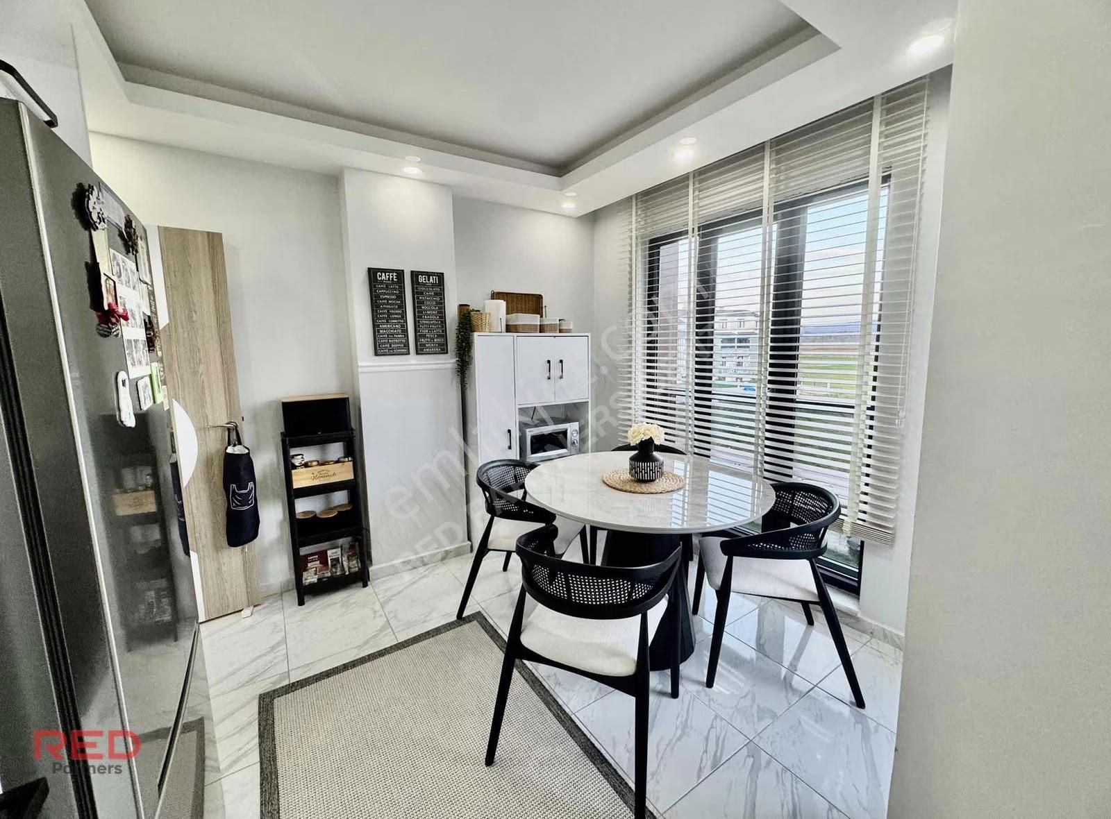 Kartepe'de Havuzlu Site İçerisinde 3+1 Eğimsiz Dubleks - Görsel 32