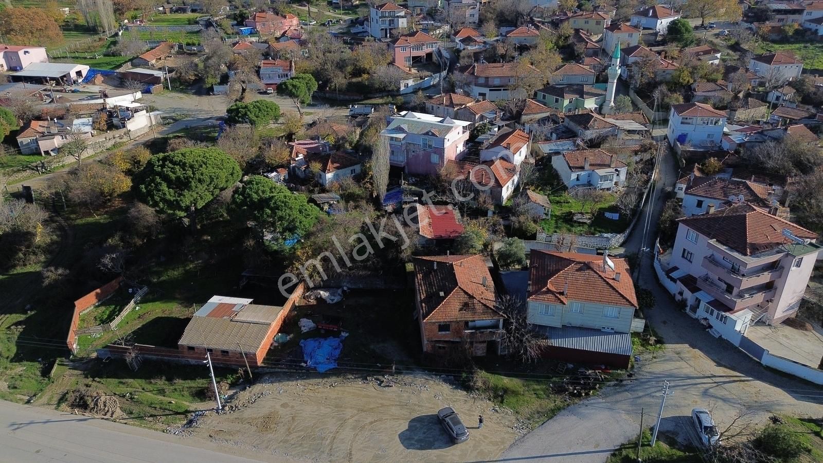 Bergama Kozak Yaylası Yukarıbey Mah Satılık Müstakil Ev Ve Bahçe