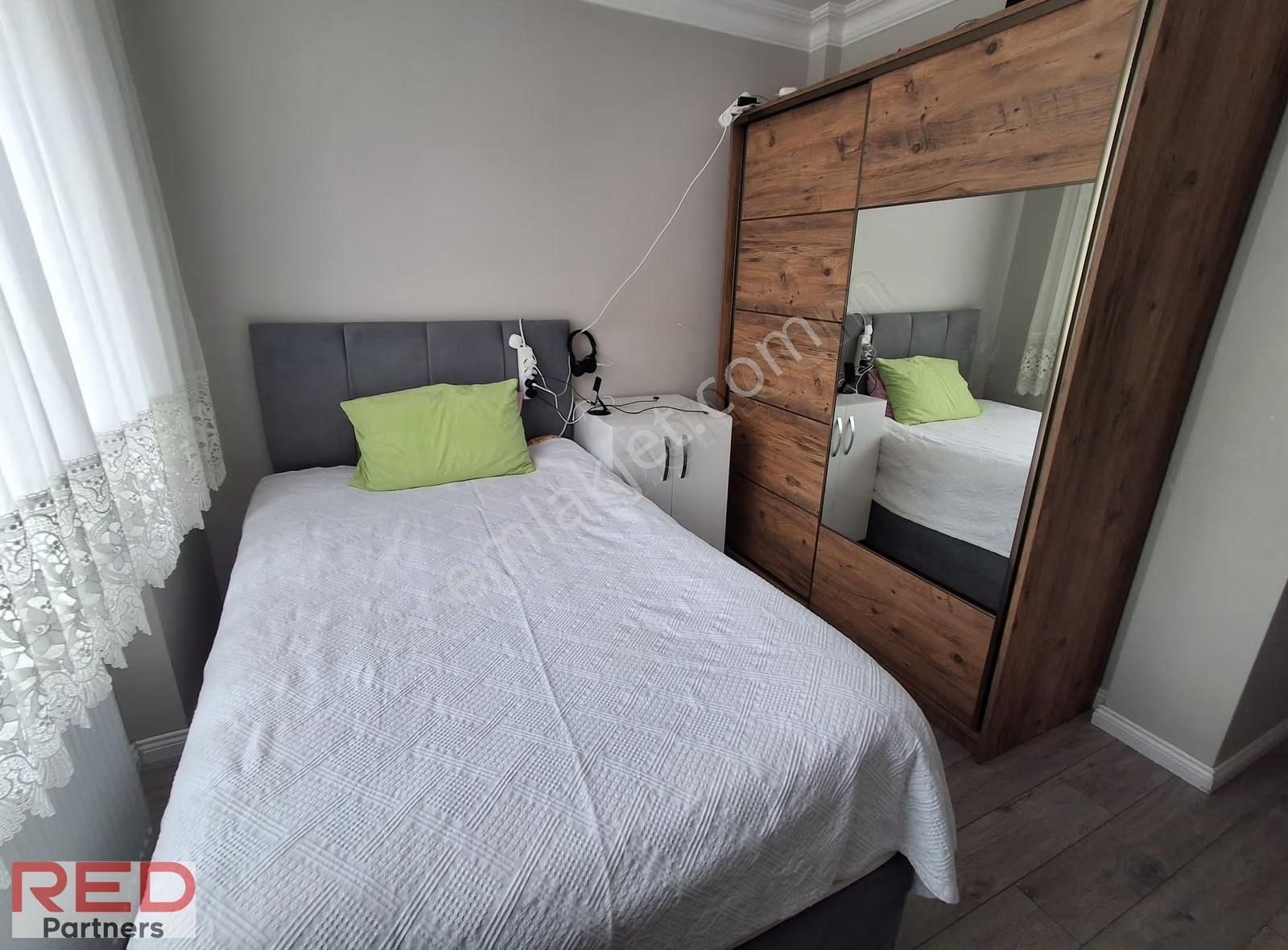 Tuzla Aydınlı'da Ferah Satılık 2+1 Daire ! - Görsel 18