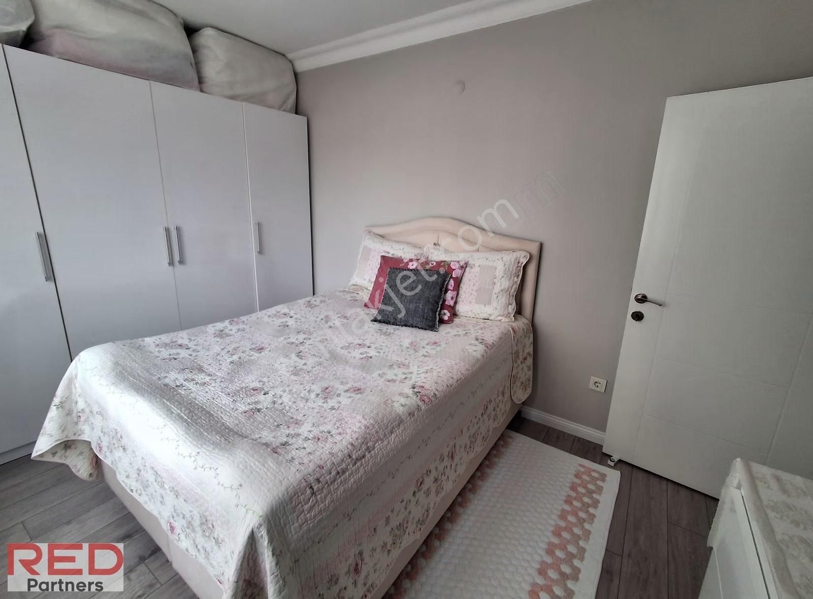 Tuzla Aydınlı'da Ferah Satılık 2+1 Daire ! - Görsel 6