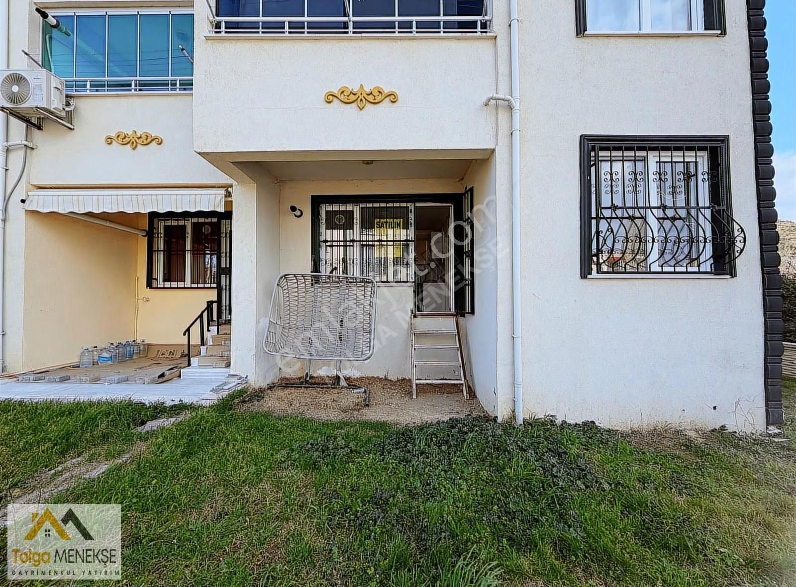 Kumbağ Pazar Sokağı 'nda 2+1 Kombili Denize 200 Mt Bahçe Katı