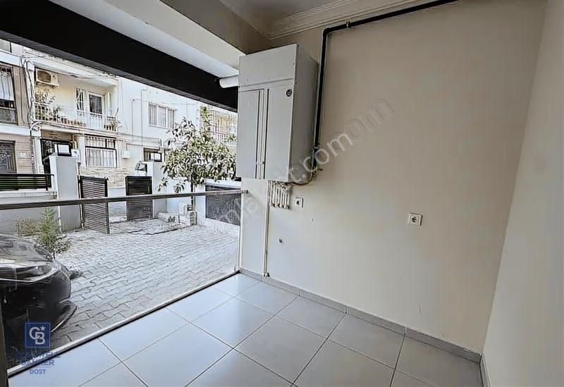 İzmir Karabağlar Bahçelievler'de 2+1 Satılık Daire - Görsel 2